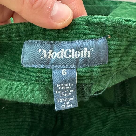 ModCloth Ephemeral Emerald Green Corduroy Preppy School Girl Mini Skirt, Size 6 - Picture 5 of 7